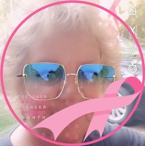 Meet your Posher, Debbie